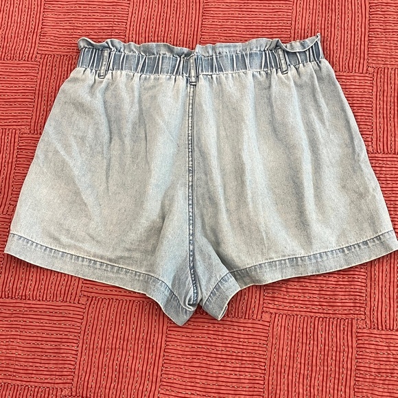 American Eagle Outfitters women’s large faded jeans Light Blue denim shorts - Picture 10 of 12